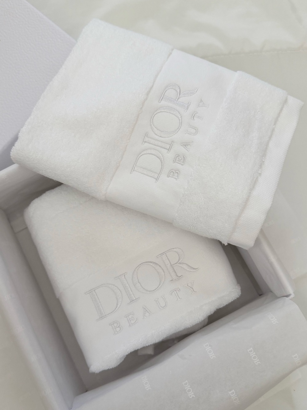 NEW Dior Beauty A Set of 2 Towels